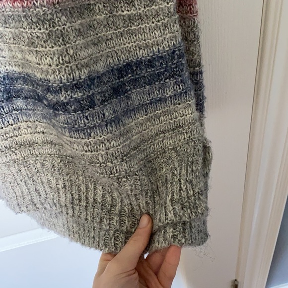 American Eagle Sweater - Picture 4 of 4